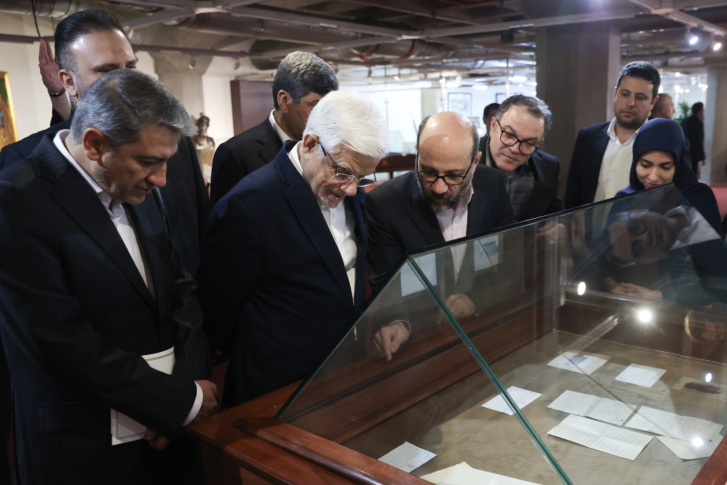 کتابخانه ملی، دیپلماسی علمی و فرهنگی را دنبال کند