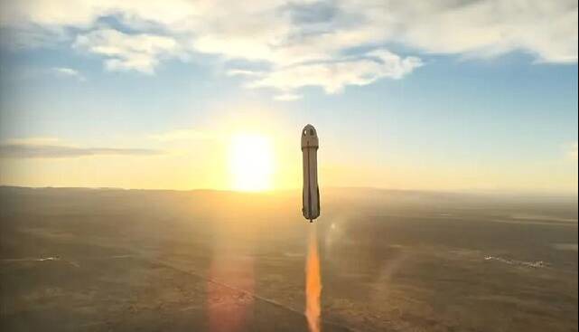 اولین فضانورد ویلچرنشین به زمین برگشت