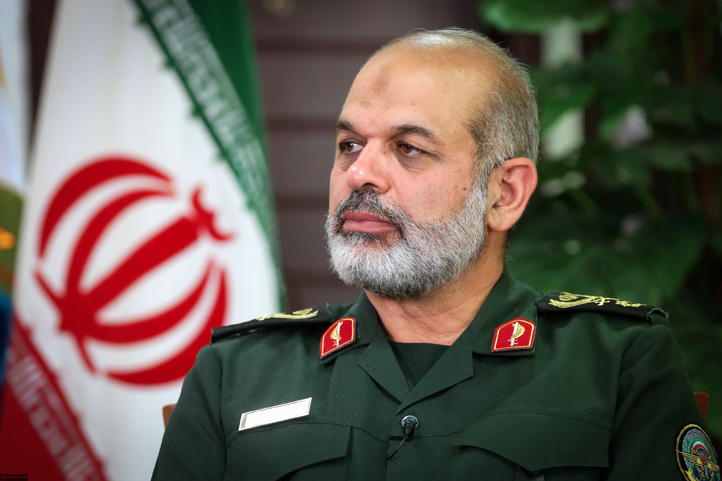 سردار وحیدی: جرات ندارند حزب‌الله را خلع سلاح کنند