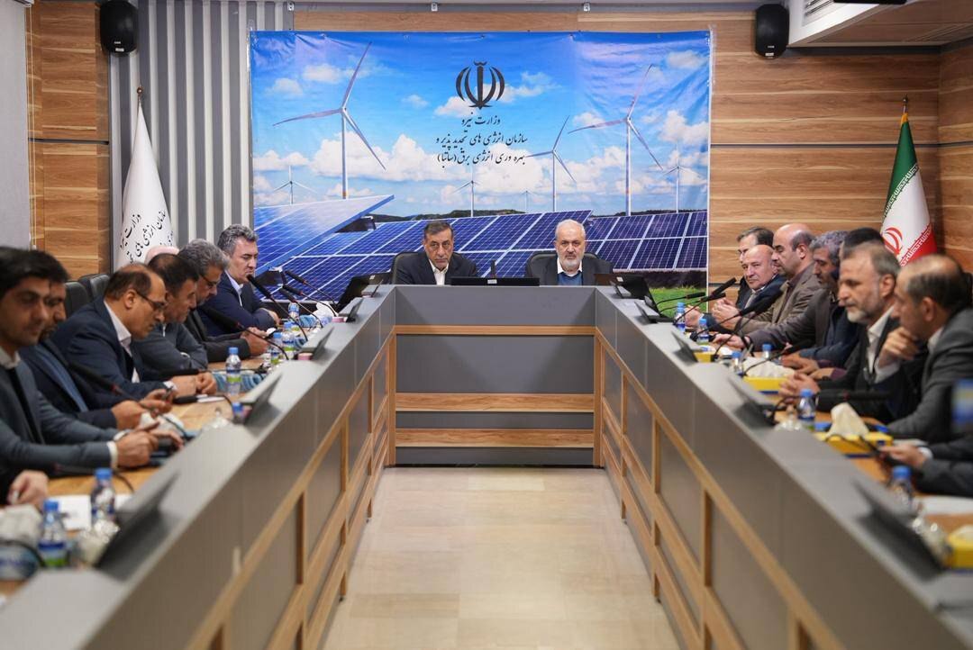 افتتاح نیروگاه خورشیدی یک مگاواتی با حضور معاون اجرایی رئیس‌‌جمهور