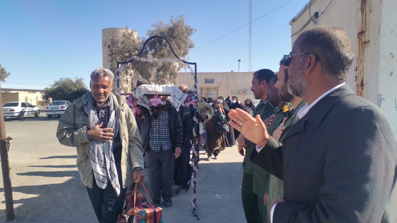 اعزام بسیجیان سیرجانی به مشهد مقدس