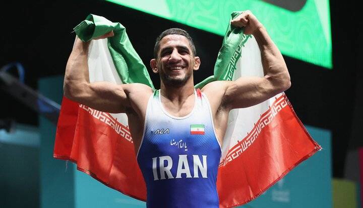 با اعلام اتحادیه جهانی کشتی؛ رحمان عموزاد مسلط‌ترین کشتی‌گیر ۲۰۲۵ شد