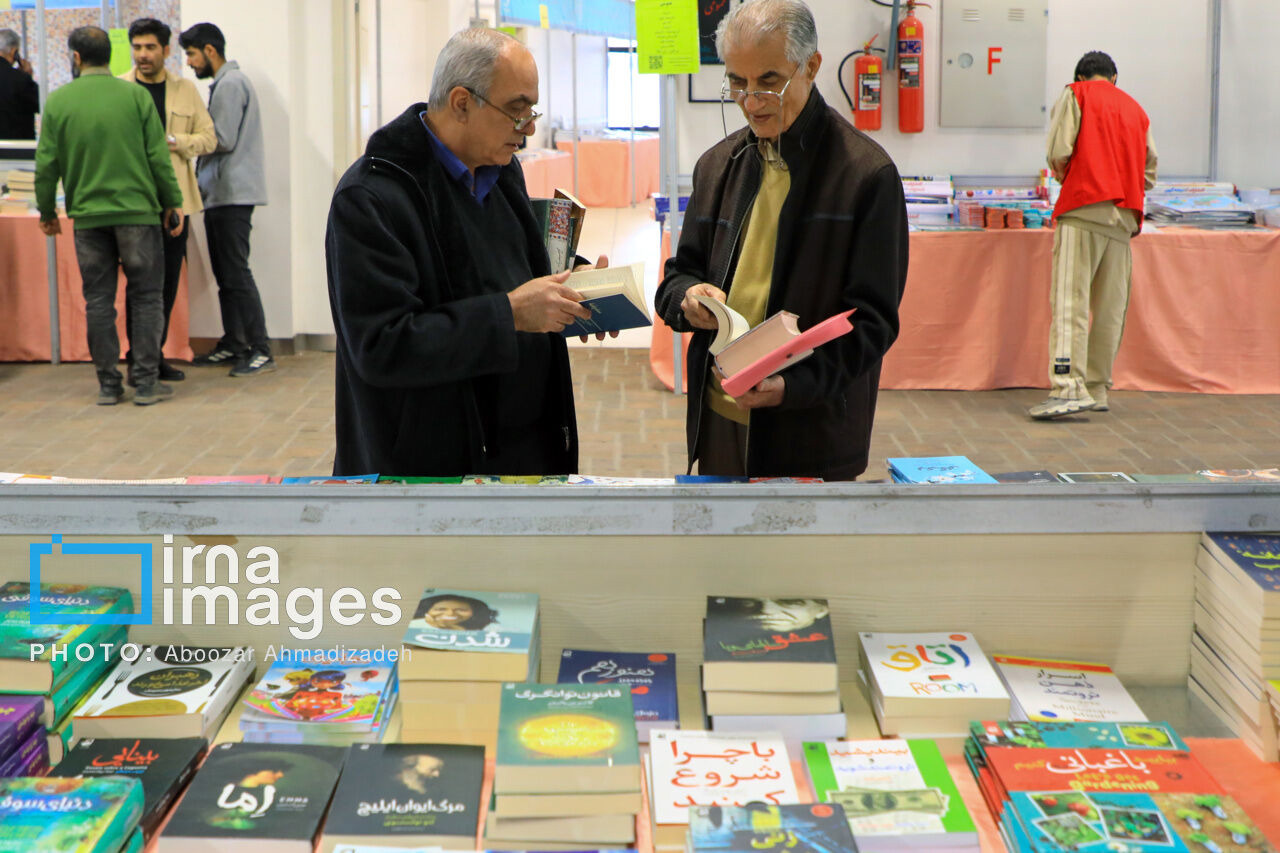 امام جمعه کرمان: نمایشگاه کتاب بیش از یک بار در سال برگزار شود