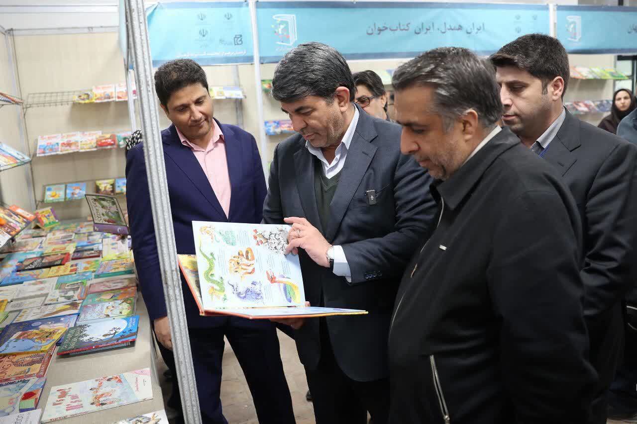 بازدید استاندار کرمان از نوزدهمین نمایشگاه بین‌المللی کتاب کرمان