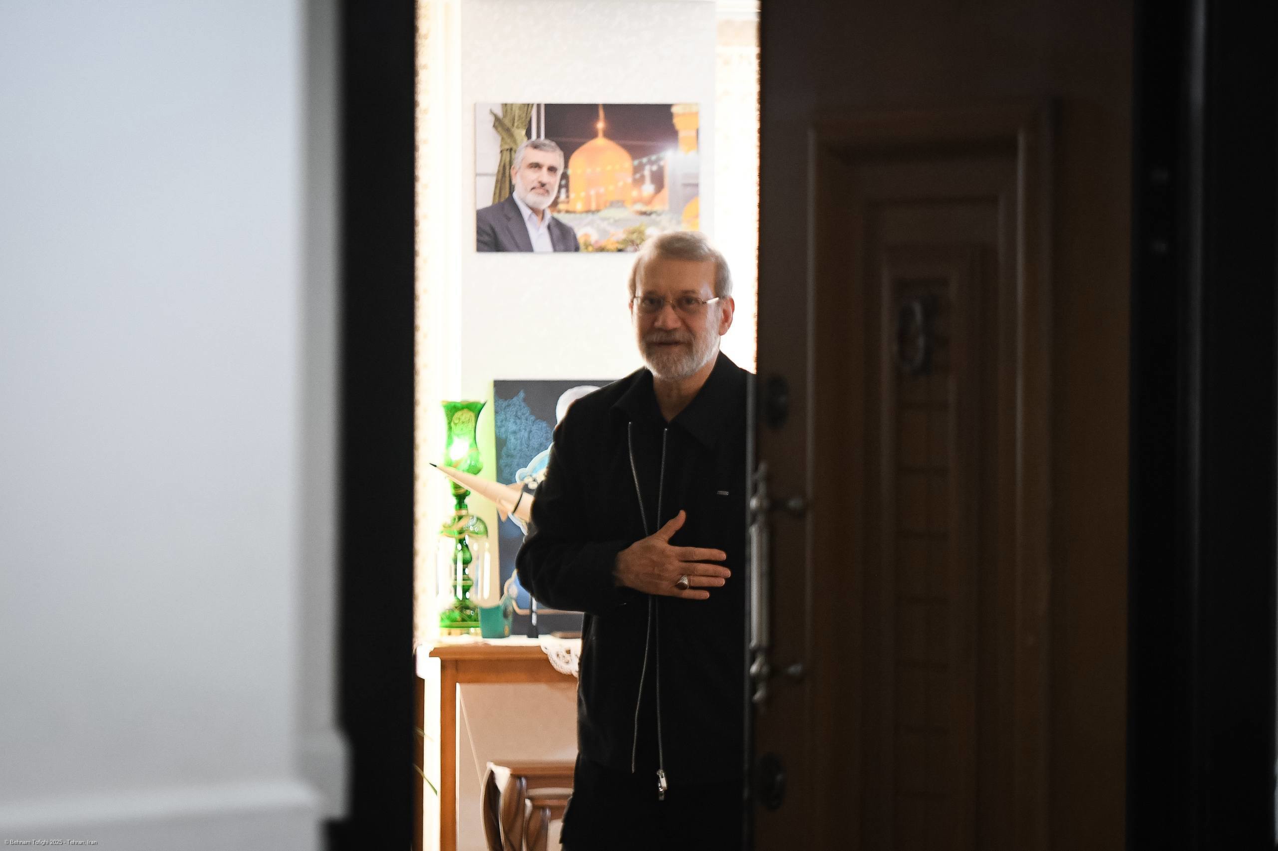 دیدار لاریجانی با خانواده فرماندهان شهید هوافضای سپاه