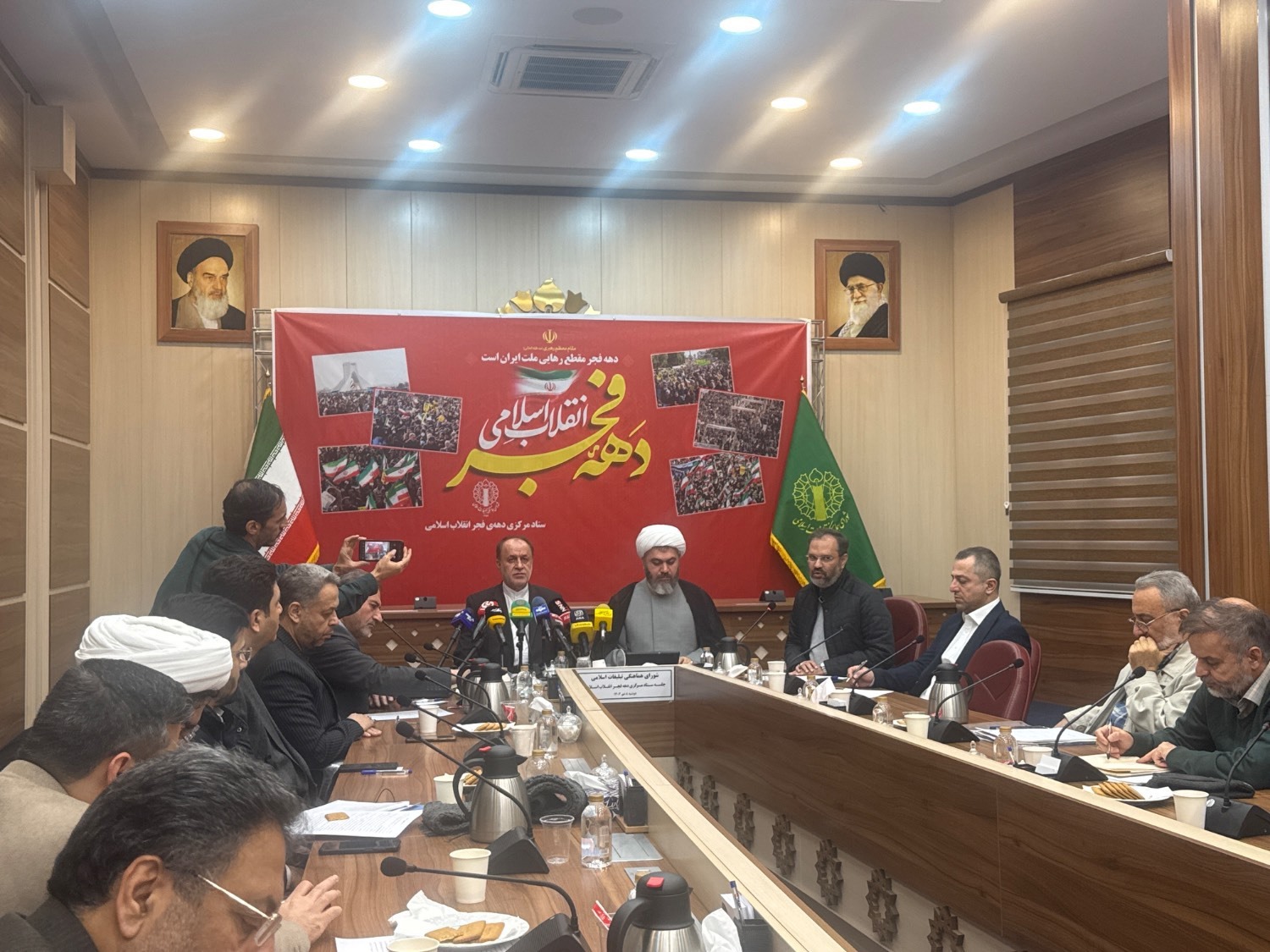 حاجی بابایی: آمریکا دیگر کدخدای جهان نیست