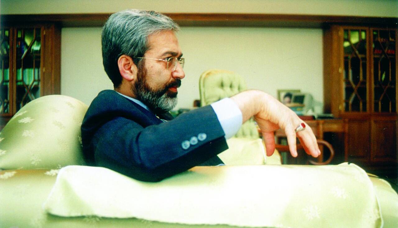 داستان زلزله قیمت دلار و مردی که بیشتر از همه رئیس بانک مرکزی بود!