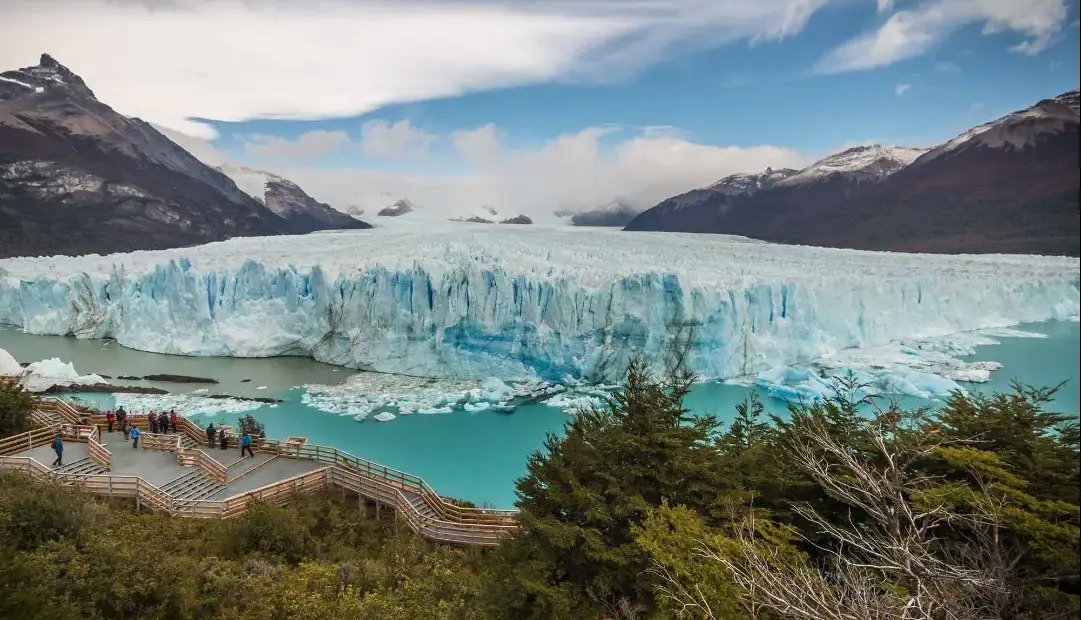 تلاقی شگفت‌انگیز یخچال طبیعی، دریاچه و رودخانه در آرژانتین