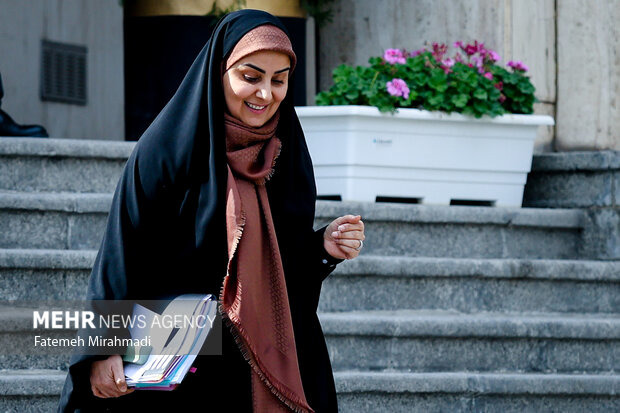 وزیر راه: وفور کالا در بنادر داریم