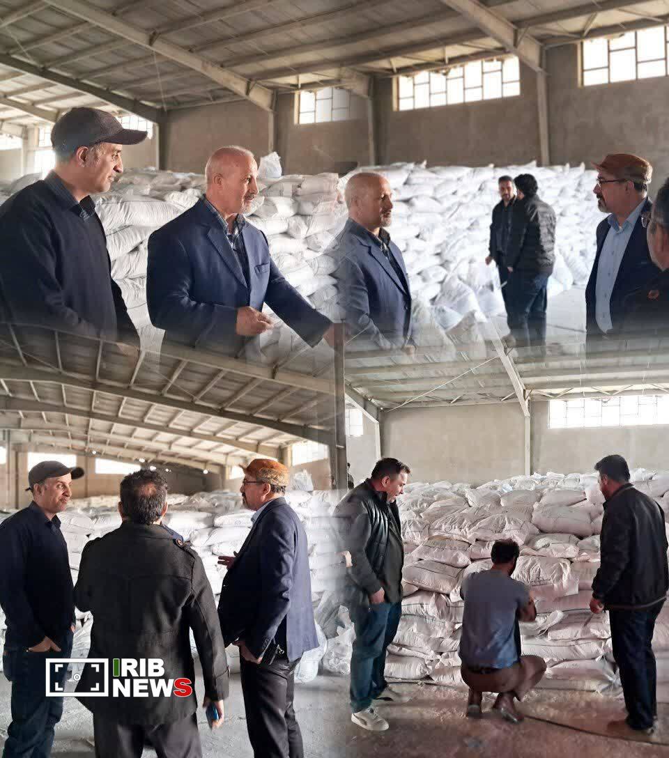 نظارت دقیق بر نهاده‌ها؛ نمونه‌برداری از کود سوپرفسفات ساده در کرمان