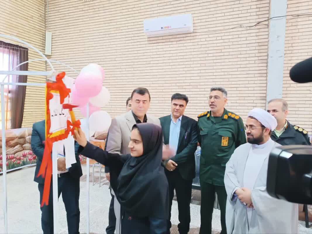 نواختن زنگ انقلاب اسلامی با حضور معاون عمرانی استاندار