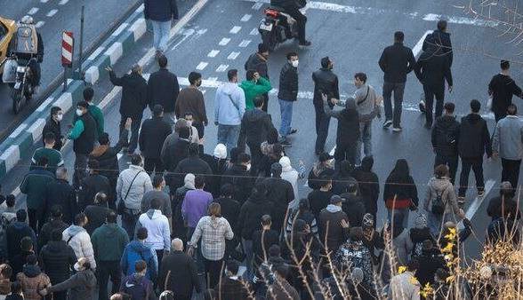 نظام تربیتی و نسل امروز؛ بچه‌هایی که از حیاط مدرسه به کف خیابان آمدند!