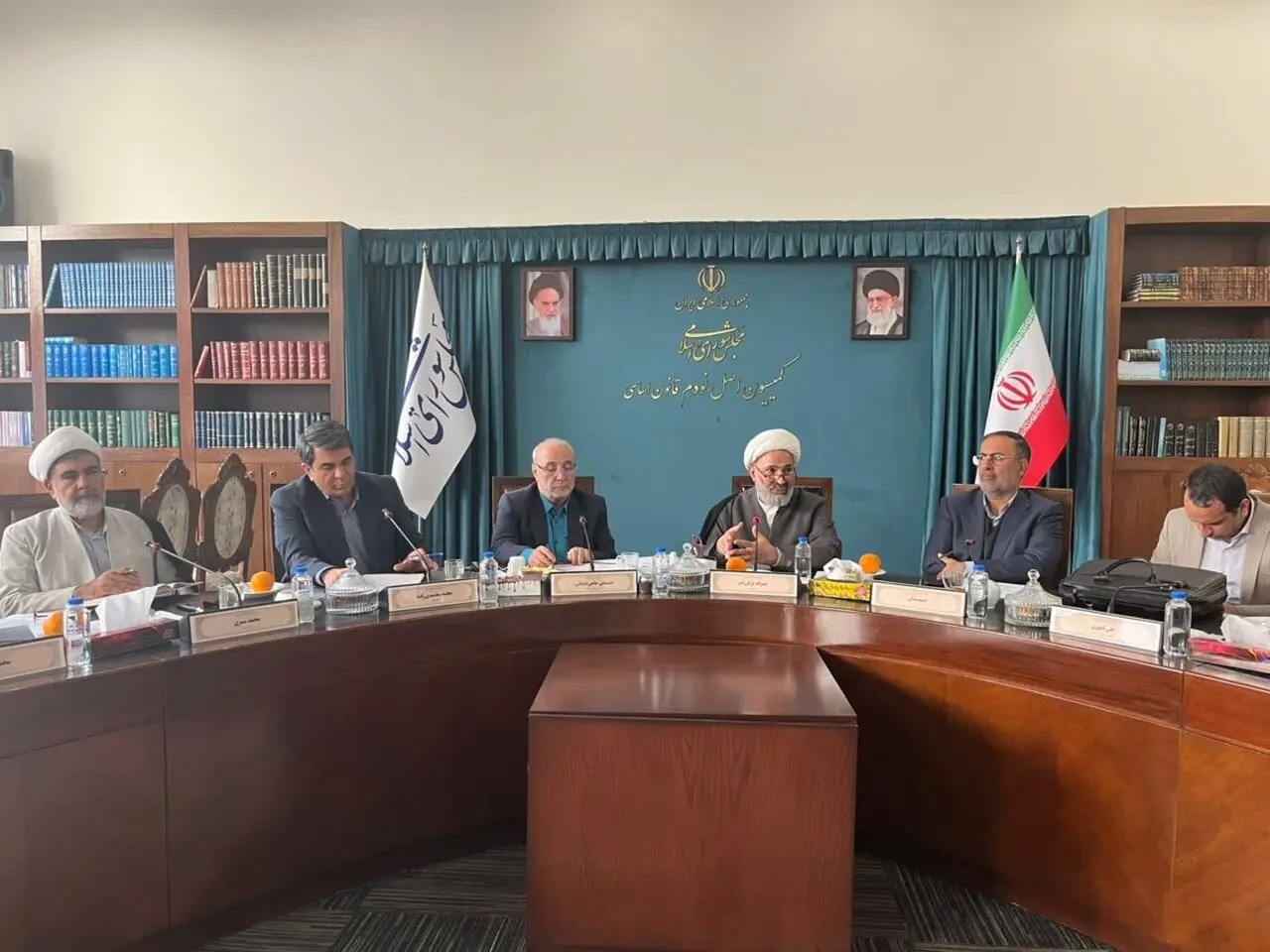 برگزاری جلسه کمیسیون اصل ۹۰ مجلس با حضور استاندار کرمان