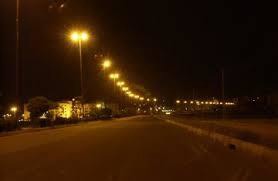 پیگیری تامین روشنایی معابر و برق رسانی به نقاط حاشیه نشین کرمان