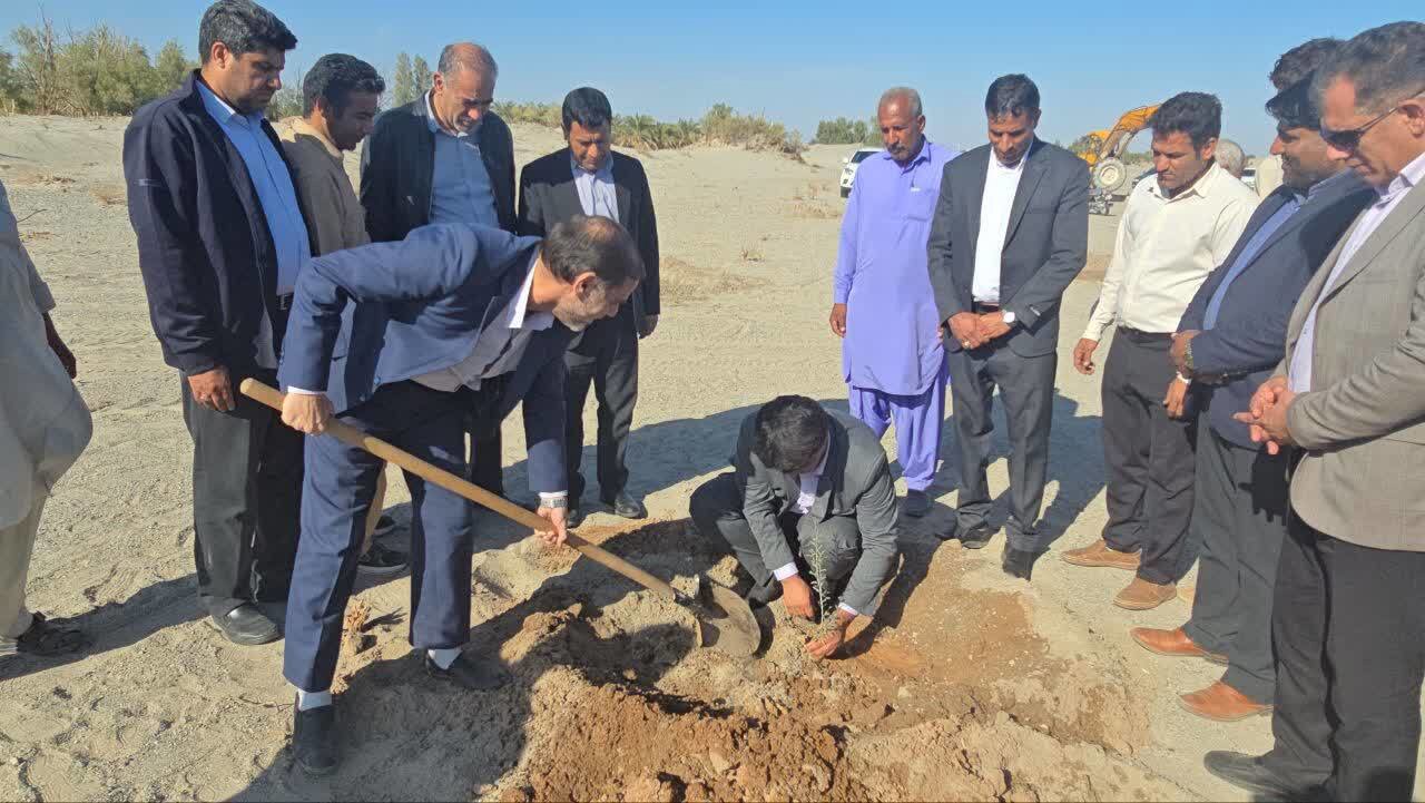 ایجاد امنیت اقتصادی و زیرساختی با اجرای پروژه‌های بیابان‌زدایی