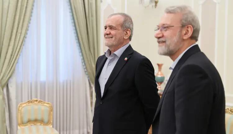 فعال سیاسی نزدیک به رئیس سابق مجلس: لاریجانی اختیار تام دارد