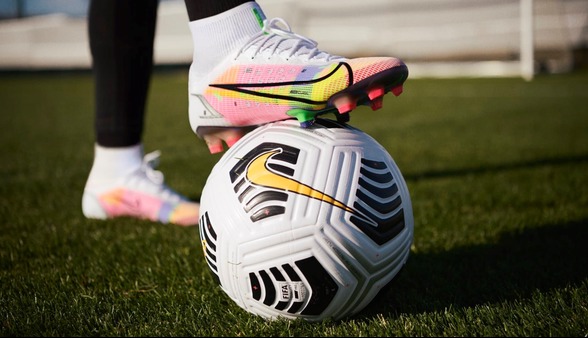 پیروزی دختران سیرجانی در روز شکست صدرنشین