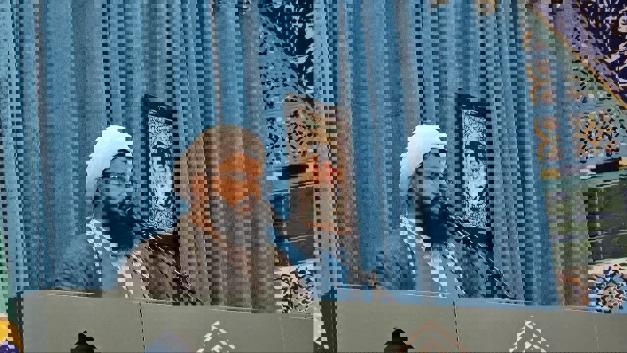 امام‌جمعه ریگان: نیروهای مسلح ایران دست به ماشه هستند