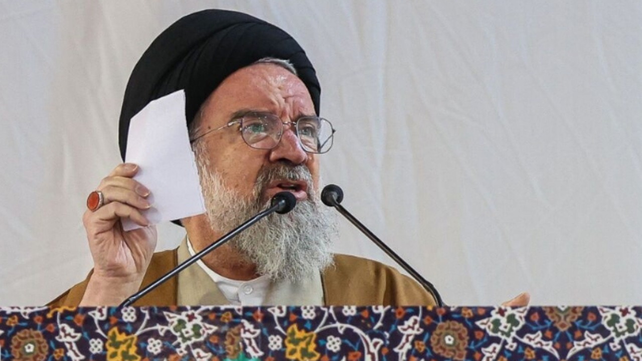 انقلاب اسلامی، ایران را از بردگی آمریکا نجات داد