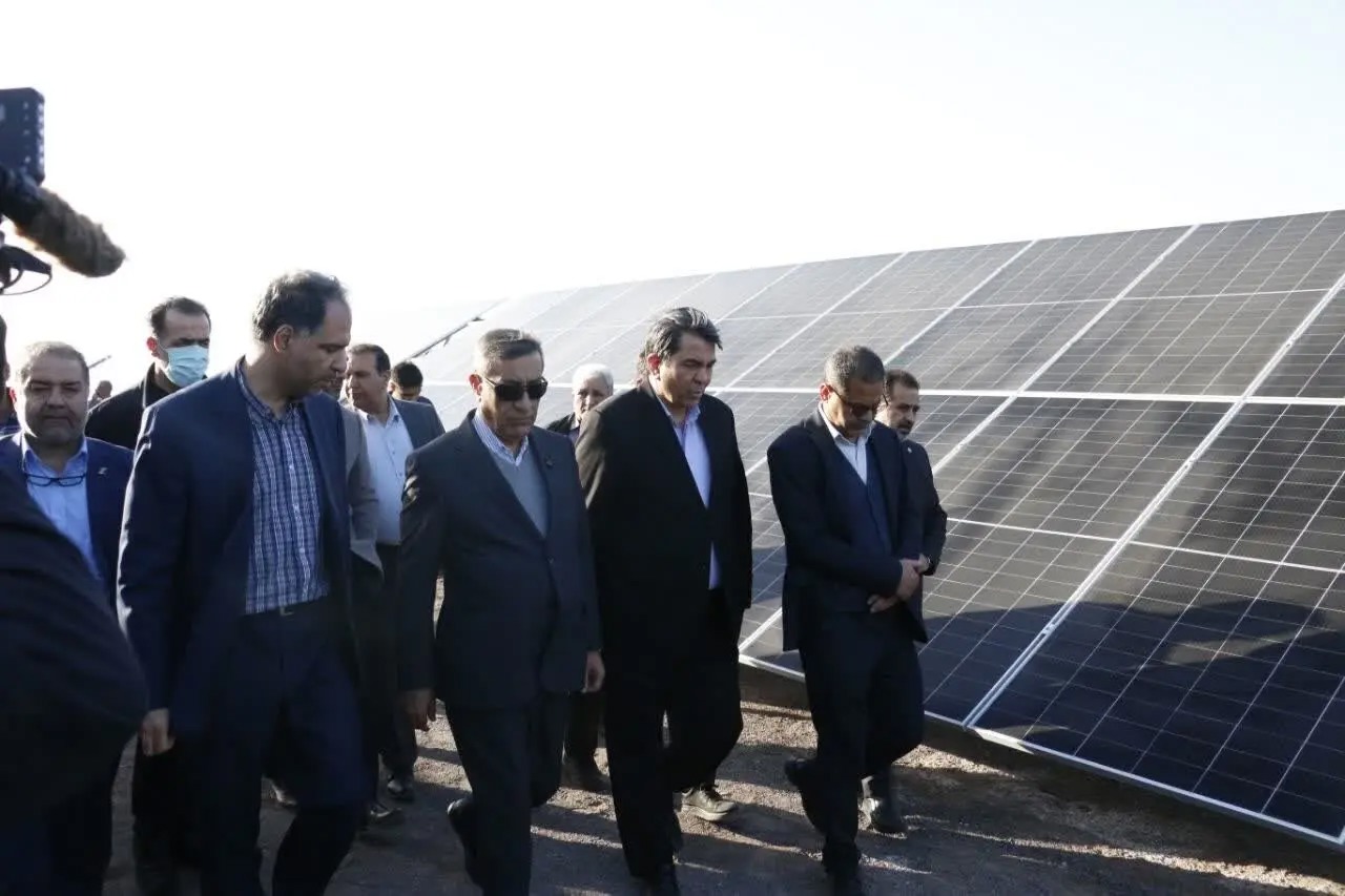 نیروگاه خورشیدی ۵ مگاواتی بم افتتاح شد