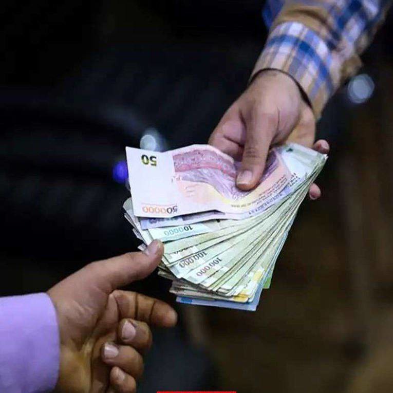 تعیین سبد معیشتی در اواخر بهمن؛ عضو شورای عالی کار: شکاف مزد و معیشت را باید از بین ببریم