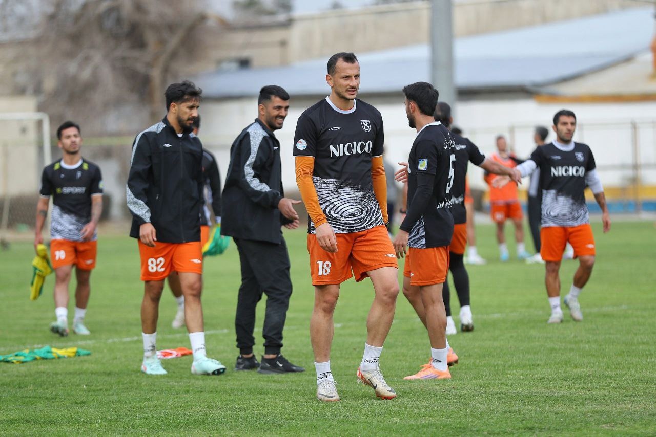 مس رفسنجان قعرنشین لیگ در اندیشه صعود