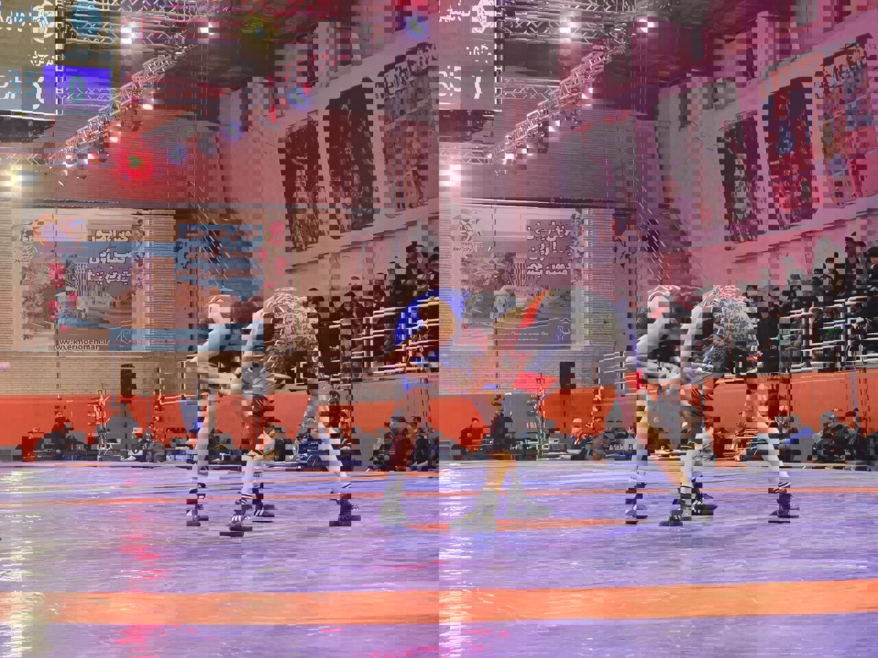 نبرد نوجوانان برای پیراهن تیم ملی؛ هیجان در آکادمی کشتی کرمان