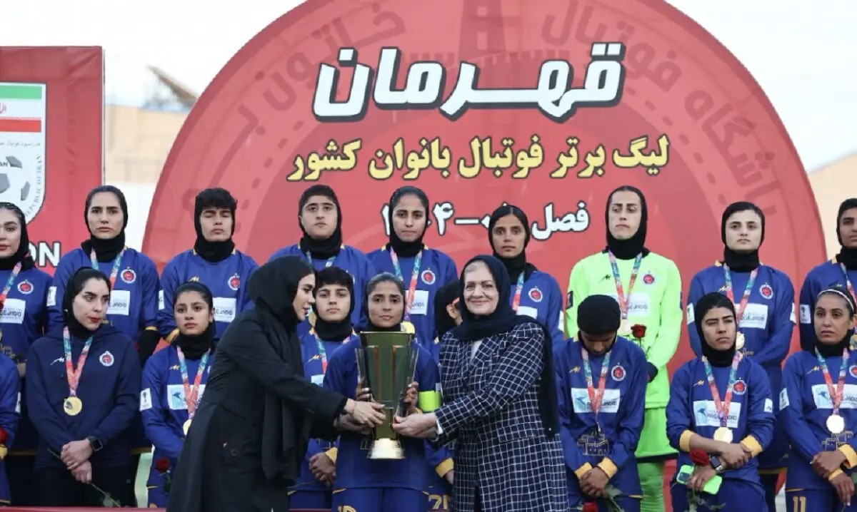 پیام تبریک استاندار کرمان در پی قهرمانی تیم فوتبال خاتون بم