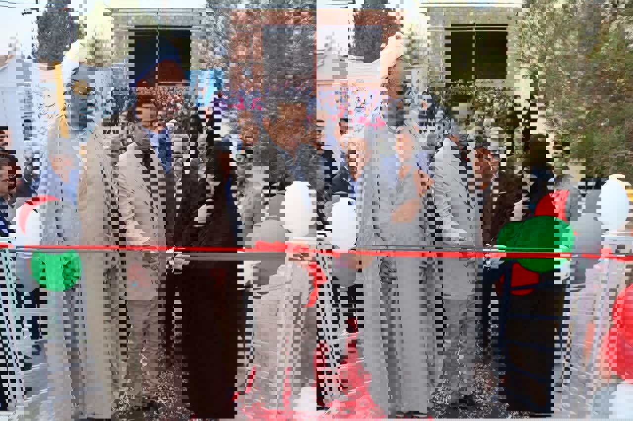 ۳۲ پروژه ورزشی درون مدرسه ای دهه مبارک فجر در استان کرمان افتتاح شد