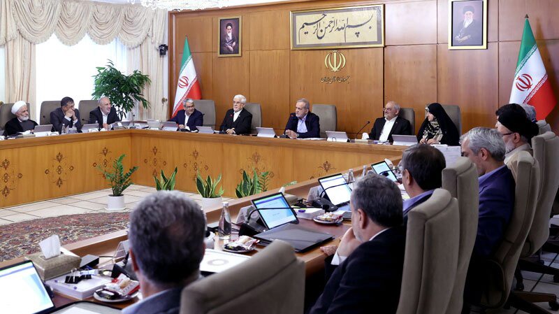 حضور هنرمندان در صحنه در فضای غبارآلود قابل ستایش است