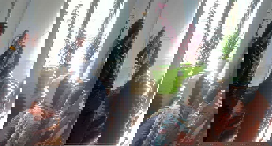 نجات معجزه‌آسای کودک ۴ ساله کرمانی که باد شدید او را به بیابان برد