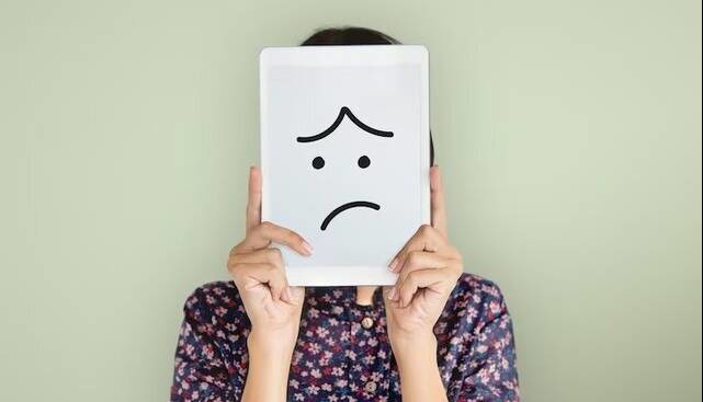 نقش اینستاگرام در نگرش دختران جوان به ظاهر خود