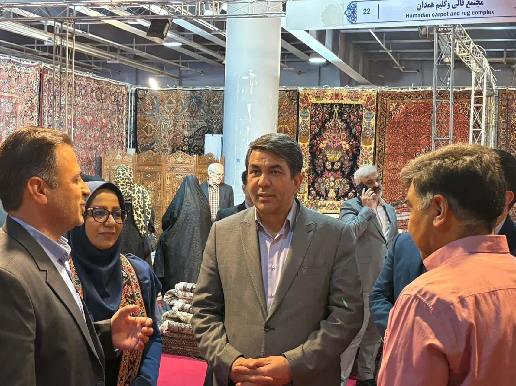 بازدید استاندار کرمان از سی‌ودومین نمایشگاه بین‌المللی فرش