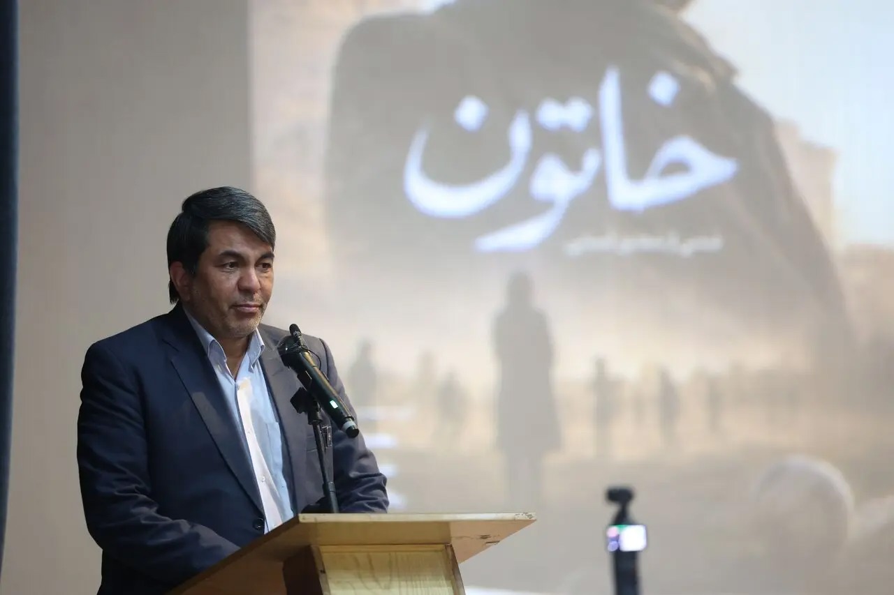 استاندار کرمان به تماشای مستند «خاتون» نشست