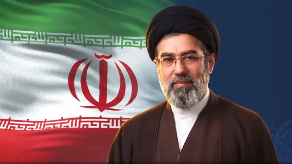 خمینی‌کبیر وخامنه‌ای شهید، استعداد ملت‌ایران را کشف و احیا کردند