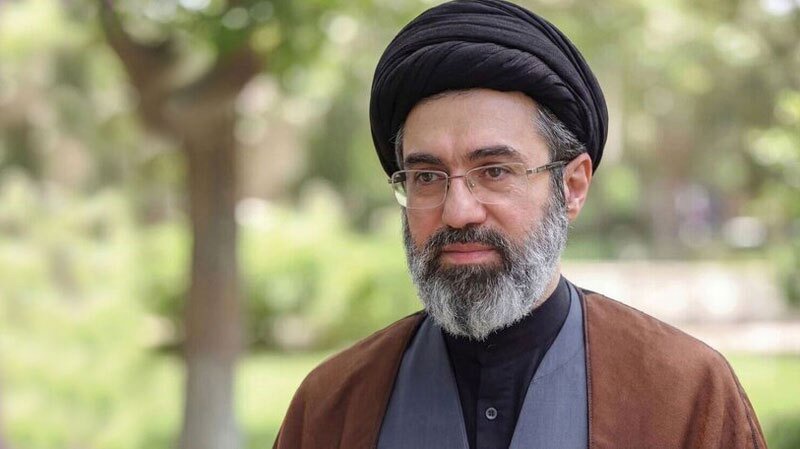 همگان با ایستادگی و حفظ وحدت نقشه دشمن را خنثی کنند