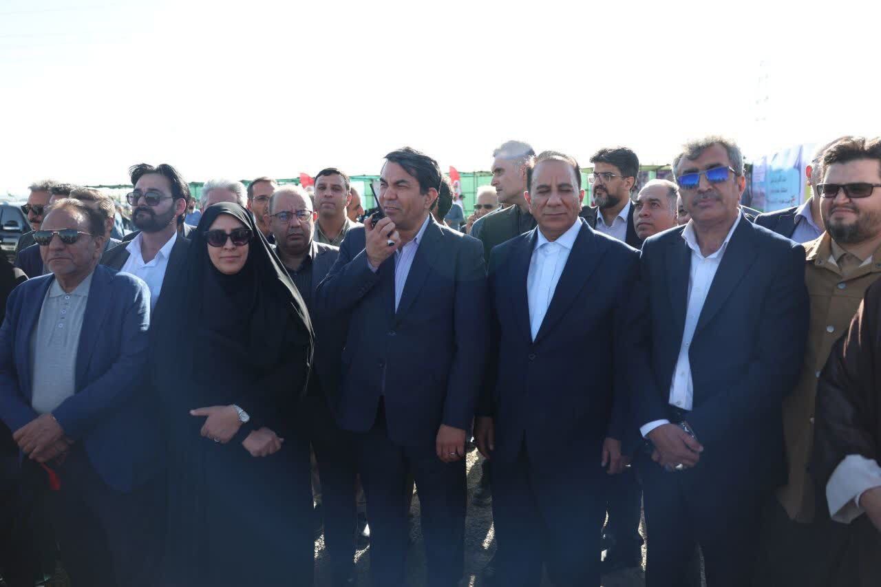 آغاز ساخت نیروگاه خورشیدی در بافت