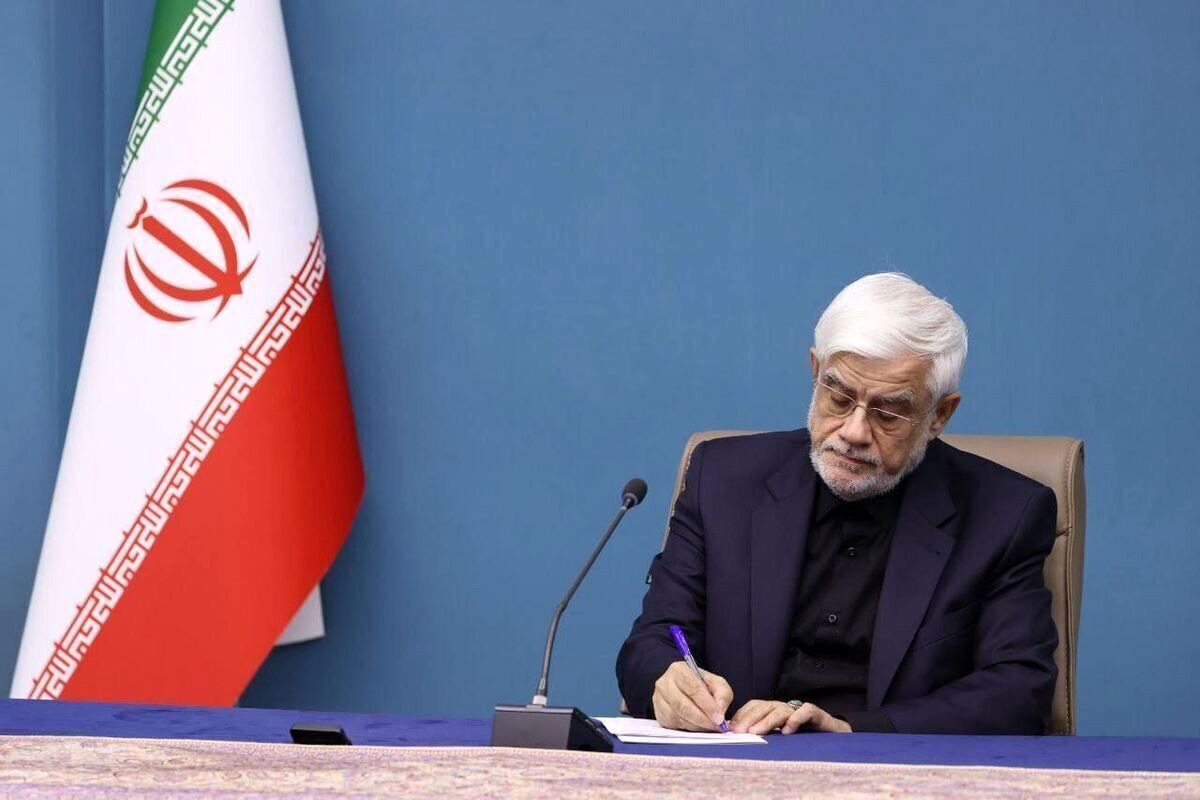 عارف: امضای تفاهم مرهون راهبرد‌های پدر شهیدتان و رهبری شماست