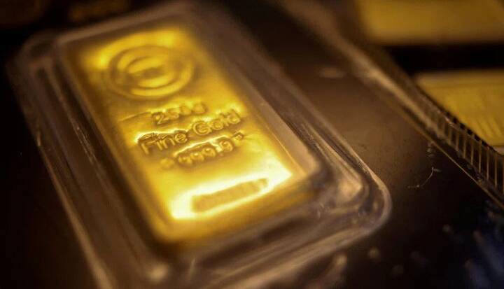 طلای جهانی از پیشروی بیشتر باز ماند
