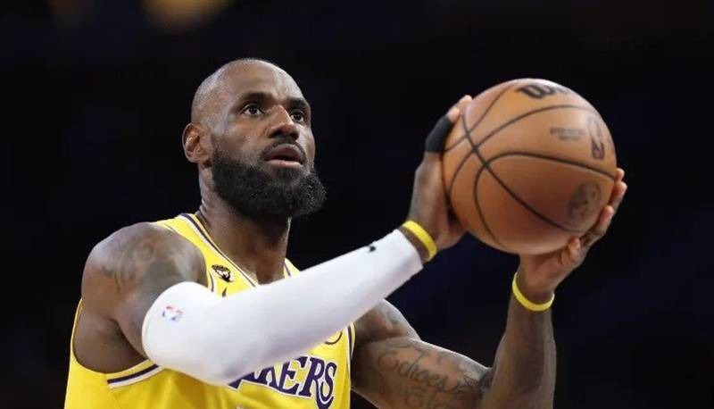 لیگ NBA؛ فیلادلفیا به دنبال شکار لبران جیمز