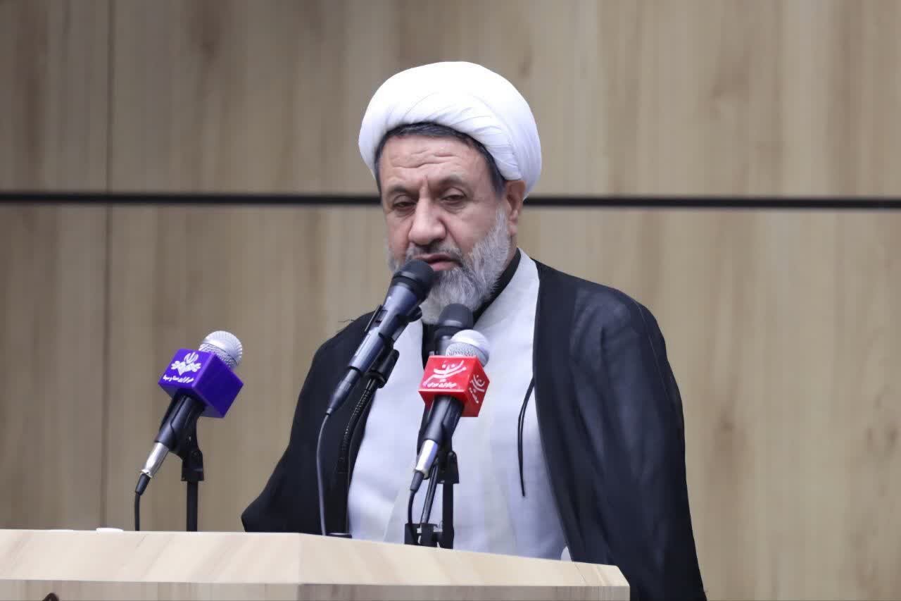 امام جمعه کرمان: وحدت و همدلی در محور ولایت، رسالت امروز کشور است