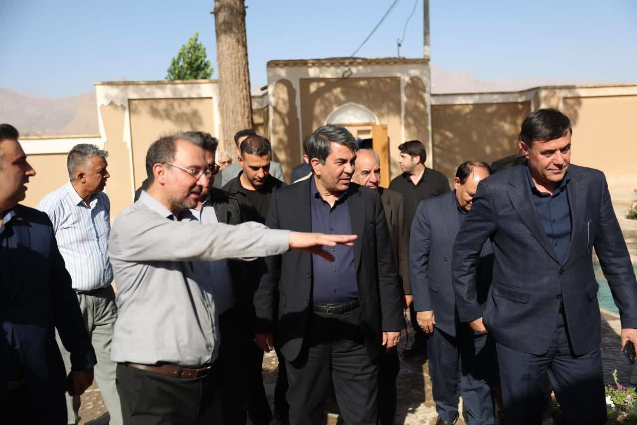 بازدید استاندار کرمان از عملیات مرمت عمارت تاریخی شترگلو