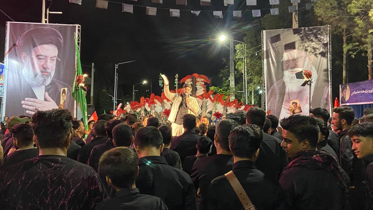 فریاد انتقام و خونخواهی مردم کرمان در شب تدفین پیکر «قائد شهید امت»