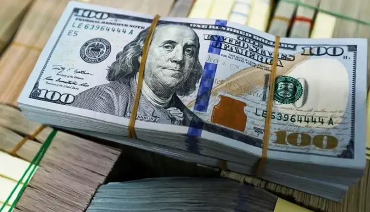 پیش‌بینی قیمت دلارِ فردا «یکشنبه»؛ نوسان ارز با سیگنال اسلام‌آباد