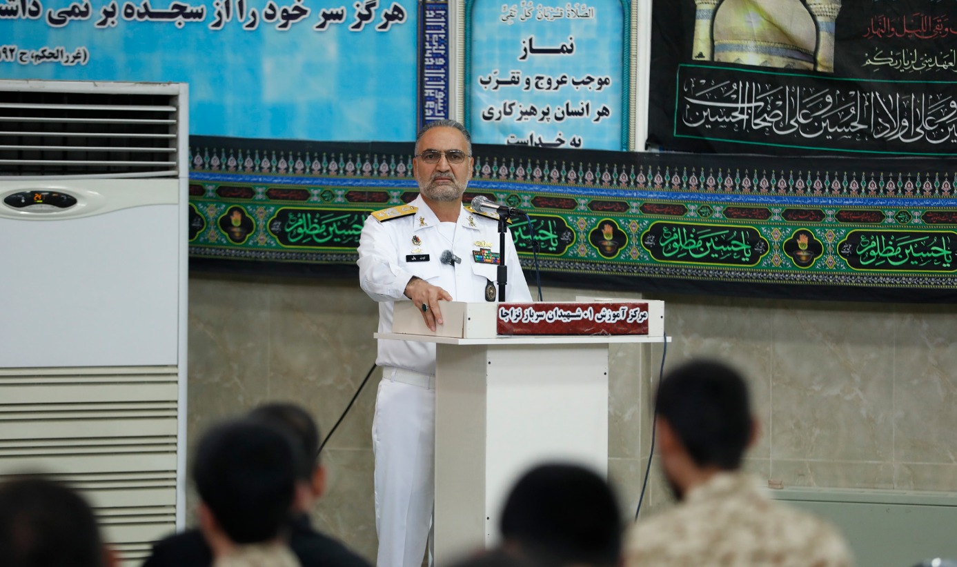 دریادار بمانی: مسیر خودکفایی دفاعی با جدیت دنبال شد