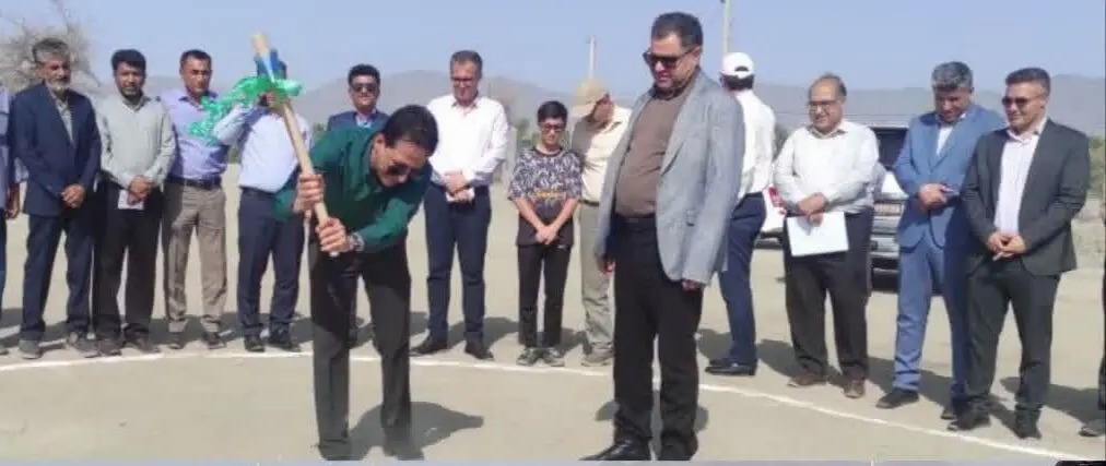 کلنگ احداث سالن ورزشی محله سرتک قلعه‌گنج زده شد