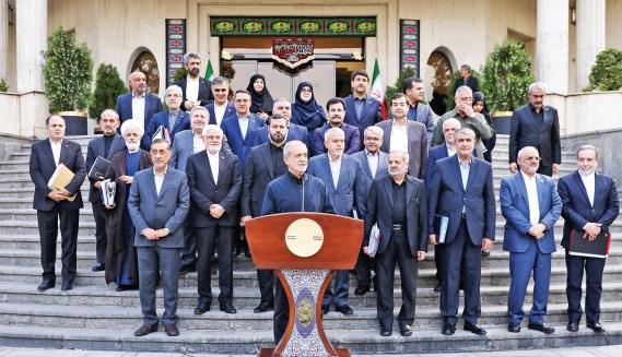 رییس‌جمهورِ دو سال جنگ و بحران