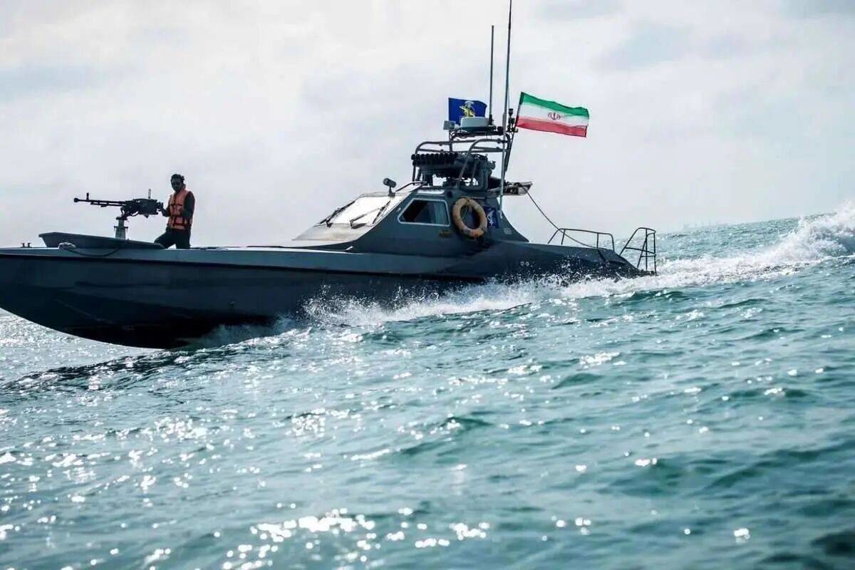 مدیریت بر شناور‌های مضر در تنگه هرمز
