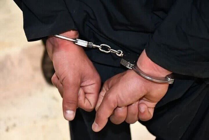 دستبند پلیس رفسنجان بر دستان سارق ۲۰۰ کیلو پسته و کشف سلاح غیرمجاز