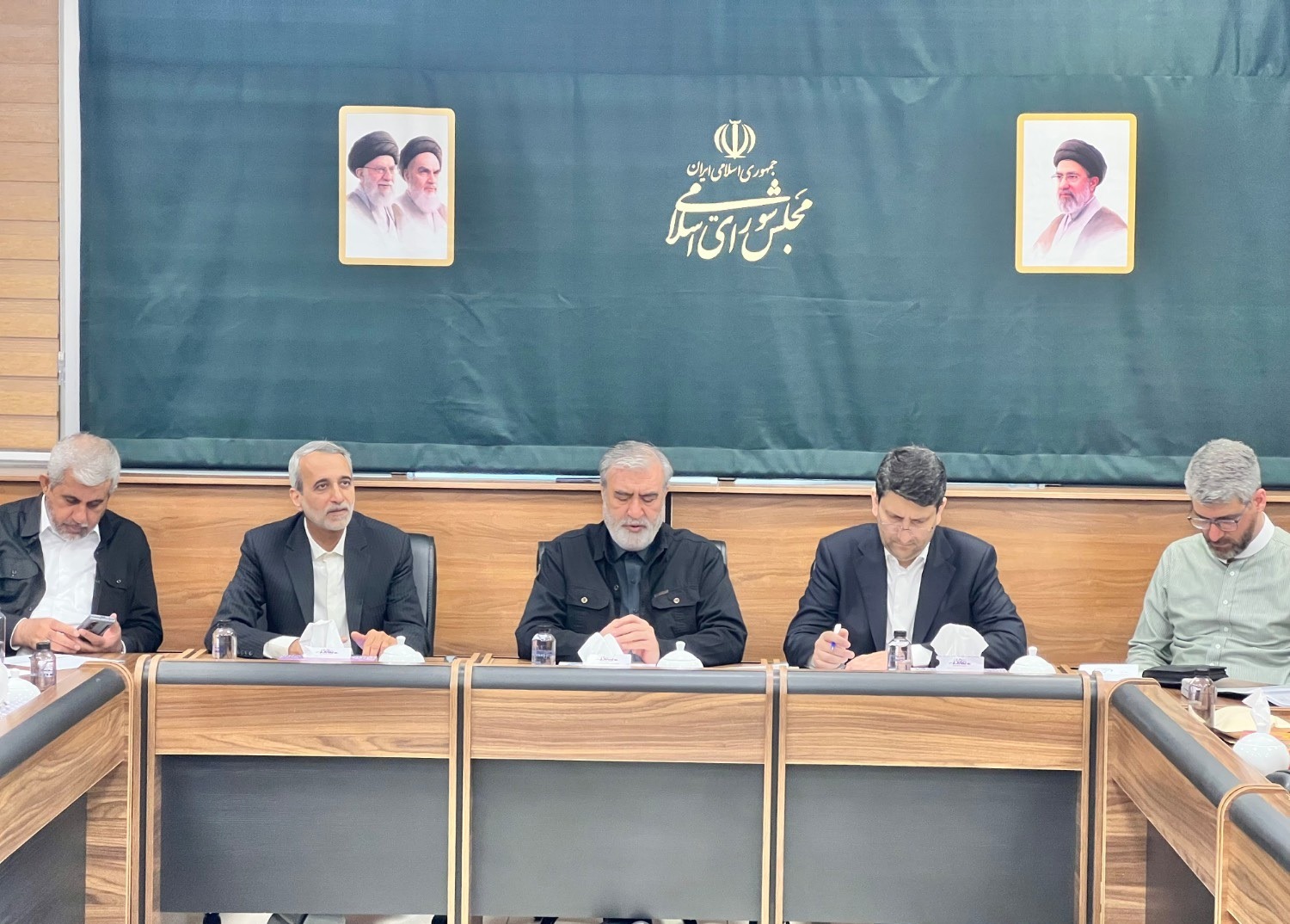 برگزاری نشست مشترک کمیسیون امنیت ملی مجلس با وزیر ارتباطات